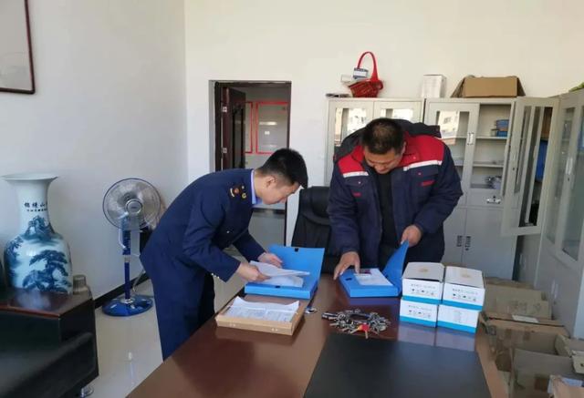 67f79d9d50f6269363f1d5c9ac819530 左旗市场监管局开展供暖前锅炉和热力管道安全大检查