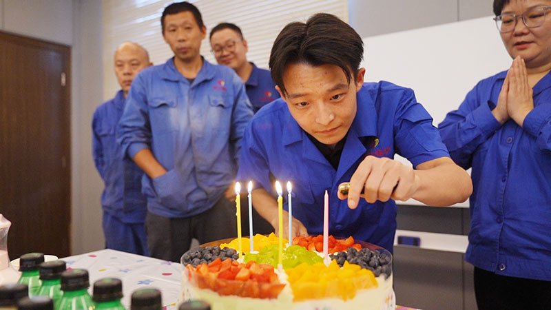 1751251667272414 生日会